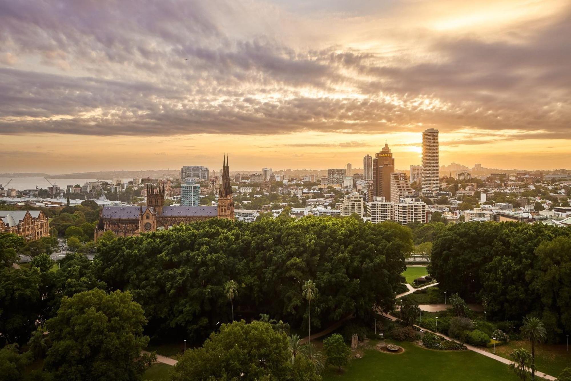 쉐라톤 그랜드 시드니 하이드 파크 외부 사진 The University of Melbourne, the largest university in Australia