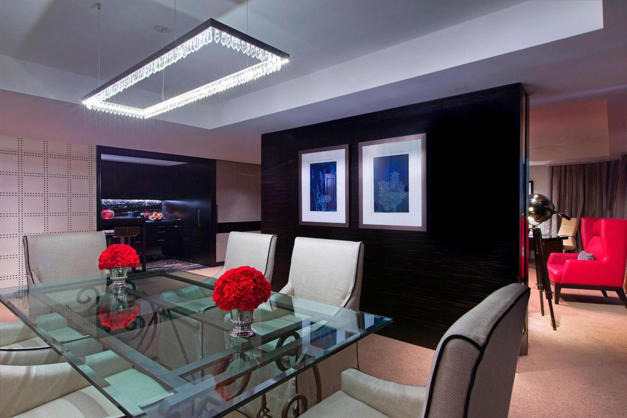 쉐라톤 그랜드 시드니 하이드 파크 외부 사진 A suite at the Mandarin Oriental, Hong Kong