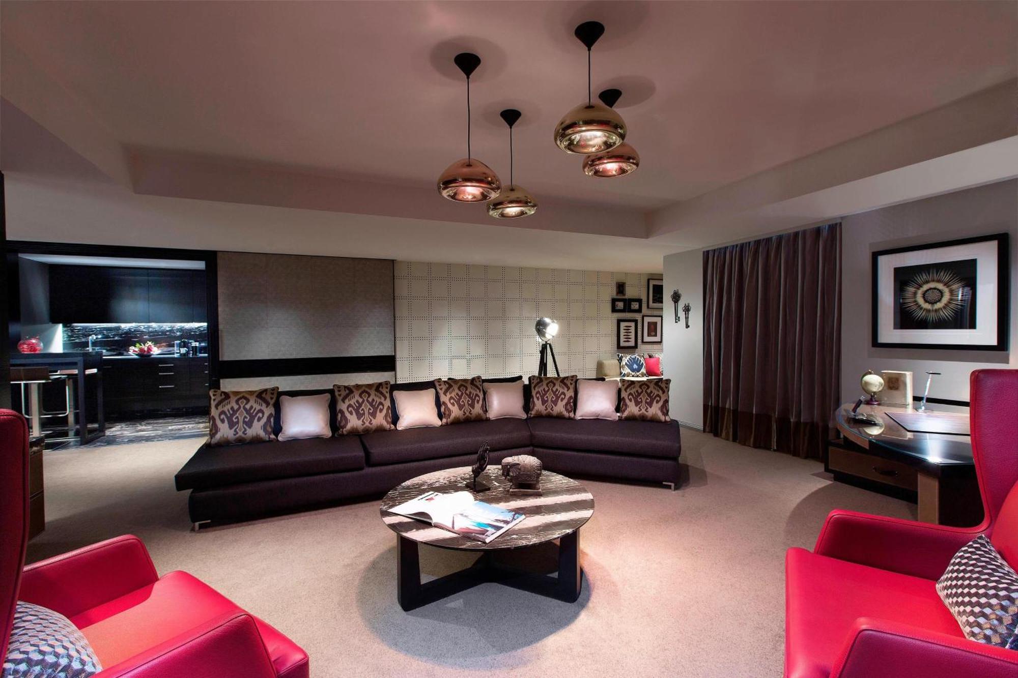 쉐라톤 그랜드 시드니 하이드 파크 외부 사진 The living room of a suite at the Mandarin Oriental, London